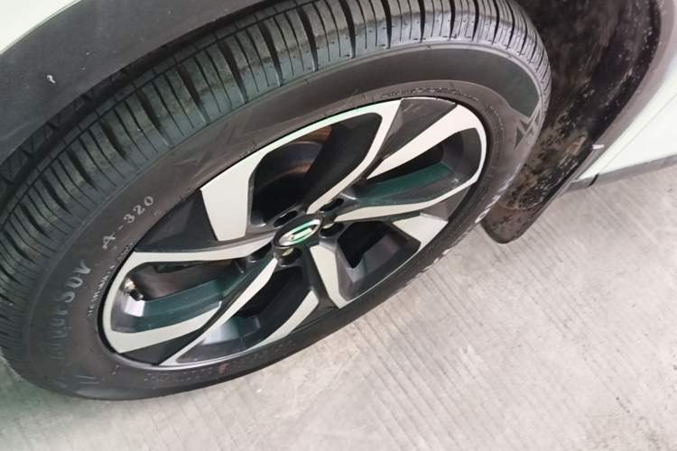 Used GAC Trumpchi GS5 2019 235T Automatic Luxury Edition Left Front Wheel Hub