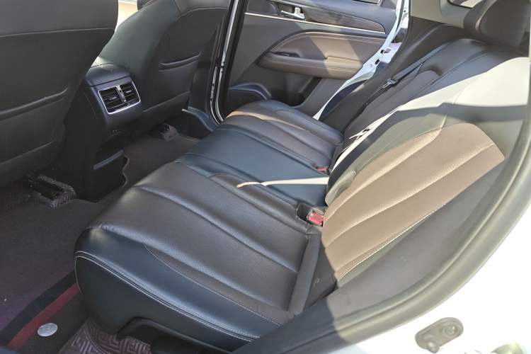 Used GAC Trumpchi GS5 2019 270T Automatic Elite Edition Left Rear Seat