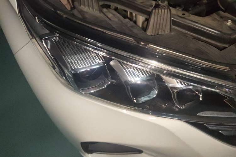 Used GAC Trumpchi GS5 2019 235T Automatic Luxury Edition Right Front Headlight