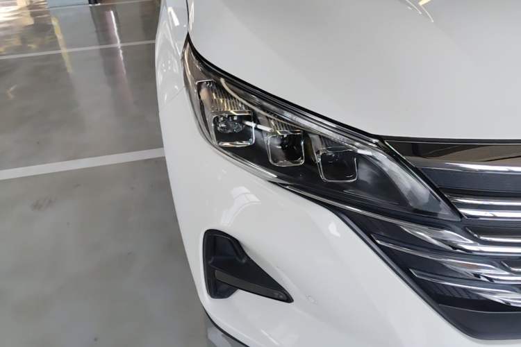 Used GAC Trumpchi GS5 2019 235T Automatic Luxury Edition Right Front Headlight