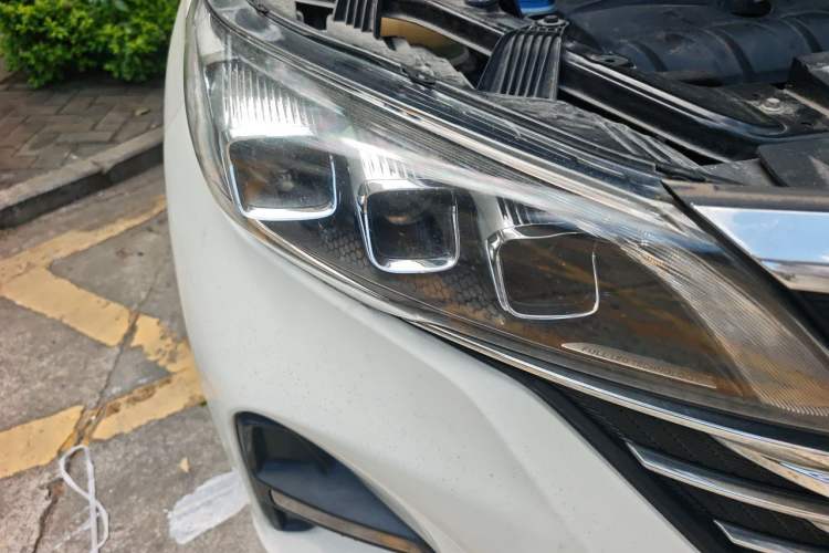 Used GAC Trumpchi GS5 2019 270T Automatic Luxury Edition Right Front Headlight