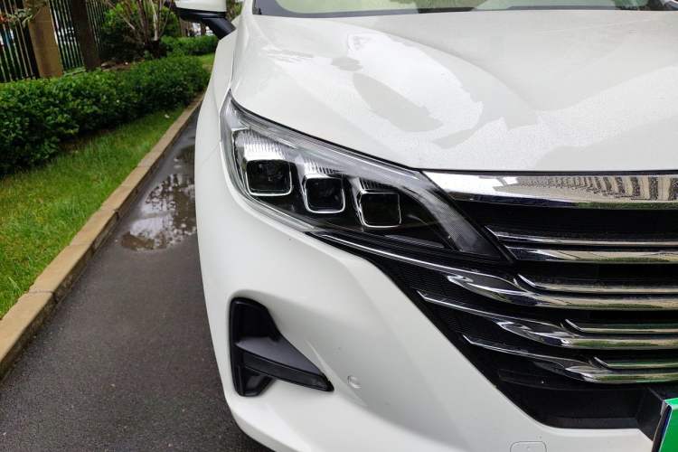 Used GAC Trumpchi GS5 2019 270T Automatic Luxury Edition Right Front Headlight