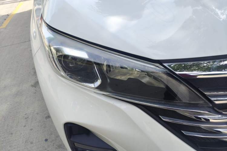 Used GAC Trumpchi GS5 2019 270T Automatic Elite Edition Right Front Headlight