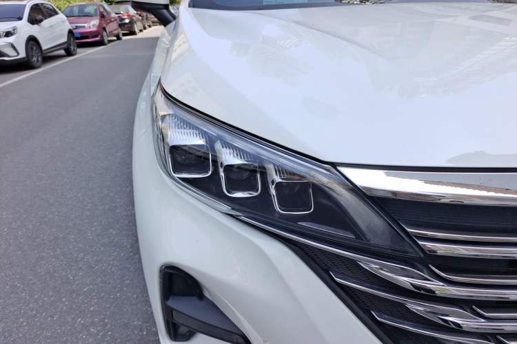 Used GAC Trumpchi GS5 2019 270T Automatic Luxury Edition Right Front Headlight