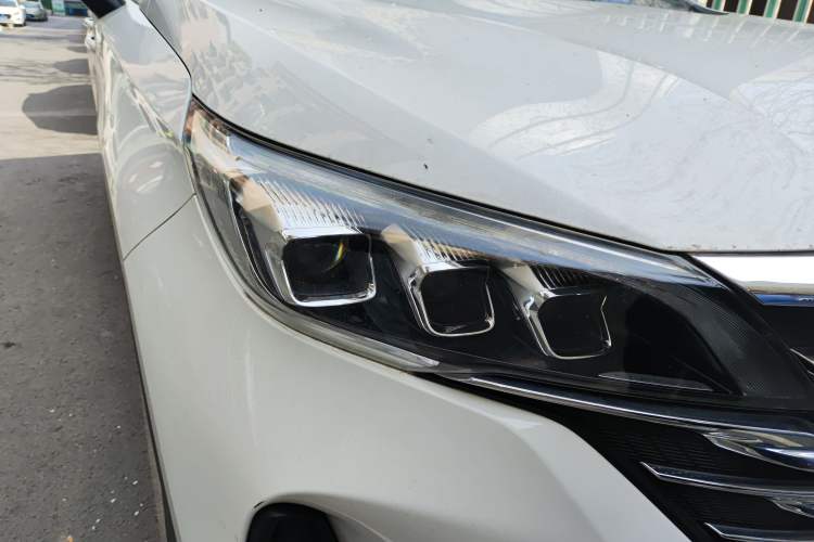 Used GAC Trumpchi GS5 2019 270T Automatic Luxury Edition Right Front Headlight