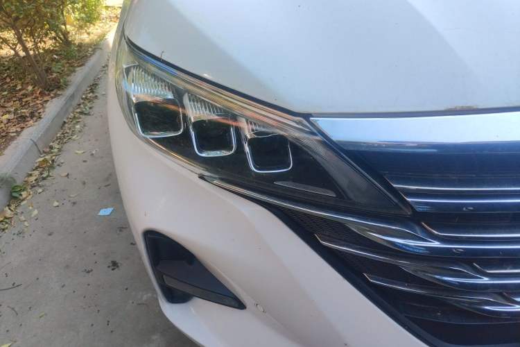 Used GAC Trumpchi GS5 2019 270T Automatic Luxury Edition Right Front Headlight
