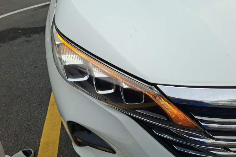 Used GAC Trumpchi GS5 2019 270T Automatic Luxury Edition Right Front Headlight
