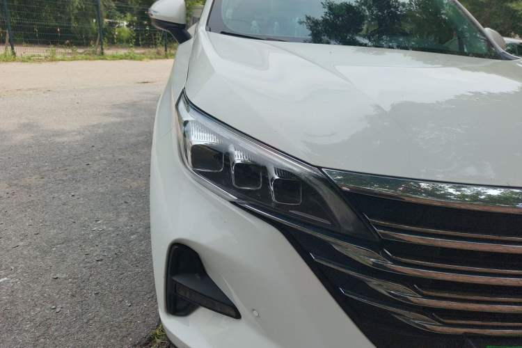 Used GAC Trumpchi GS5 2019 270T Automatic Luxury Edition Right Front Headlight