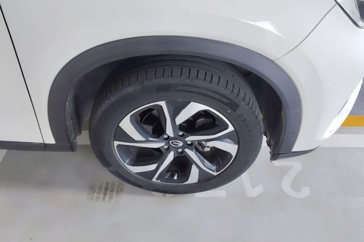 Used GAC Trumpchi GS5 2019 235T Automatic Luxury Edition Right Front Wheel Hub