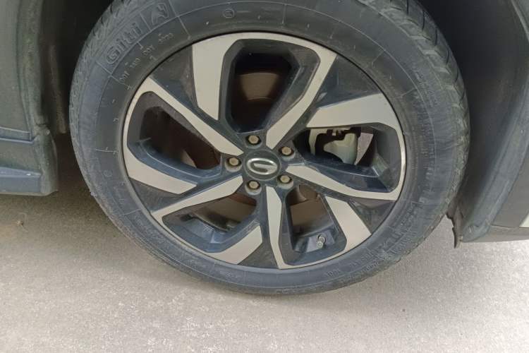 Used GAC Trumpchi GS5 2019 270T Automatic Luxury Edition Right Front Wheel Hub