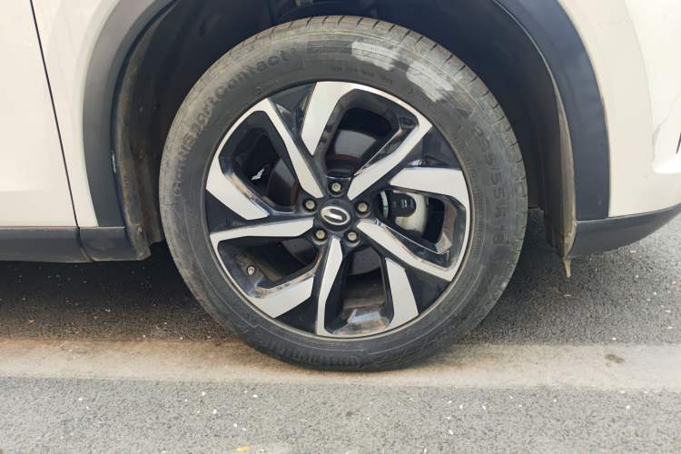 Used GAC Trumpchi GS5 2019 270T Automatic Luxury Edition Right Front Wheel Hub