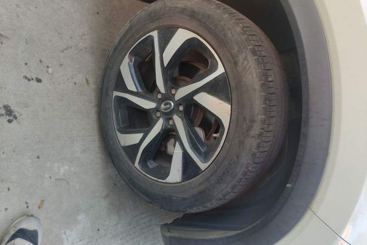 Used GAC Trumpchi GS5 2019 270T Automatic Luxury Edition Right Front Wheel Hub
