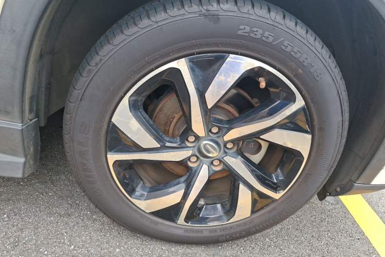 Used GAC Trumpchi GS5 2019 270T Automatic Luxury Edition Right Front Wheel Hub