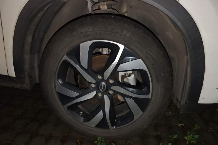 Used GAC Trumpchi GS5 2019 270T Automatic Luxury Edition Right Front Wheel Hub