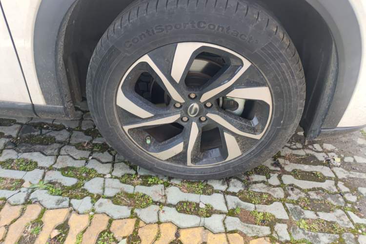 Used GAC Trumpchi GS5 2019 235T Automatic Luxury Edition Right Front Wheel Hub