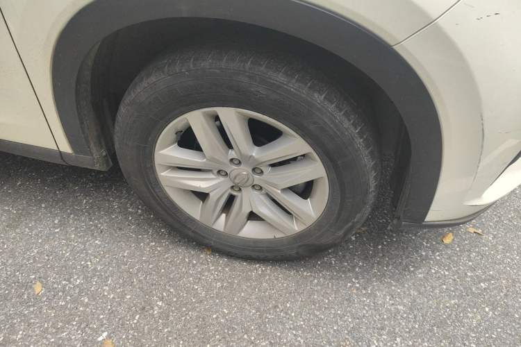 Used GAC Trumpchi GS5 2019 270T Automatic Elite Edition Right Front Wheel Hub