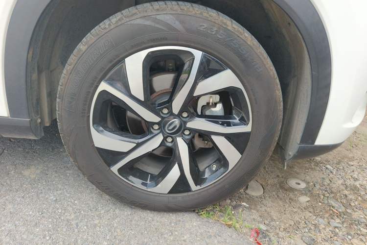 Used GAC Trumpchi GS5 2019 270T Automatic Luxury Edition Right Front Wheel Hub