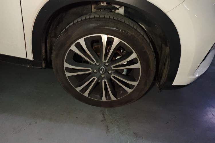 Used GAC Trumpchi GS5 2019 270T Automatic Prestige Edition Right Front Wheel Hub