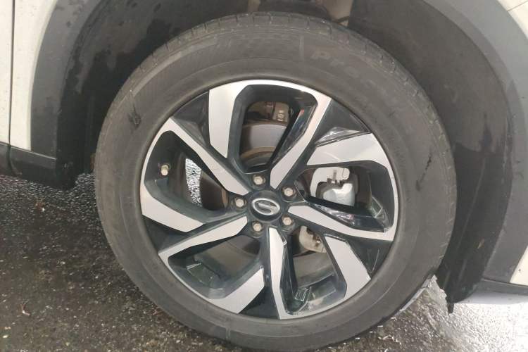 Used GAC Trumpchi GS5 2019 270T Automatic Luxury Edition Right Front Wheel Hub