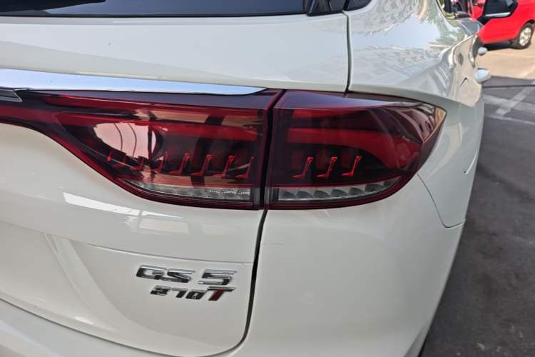Used GAC Trumpchi GS5 2019 270T Automatic Luxury Edition Right Rear Taillight