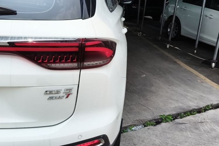 Used GAC Trumpchi GS5 2019 235T Automatic Luxury Edition Right Rear Taillight