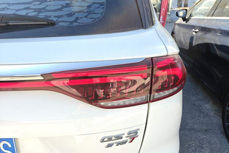 Used GAC Trumpchi GS5 2019 270T Automatic Elite Edition Right Rear Taillight