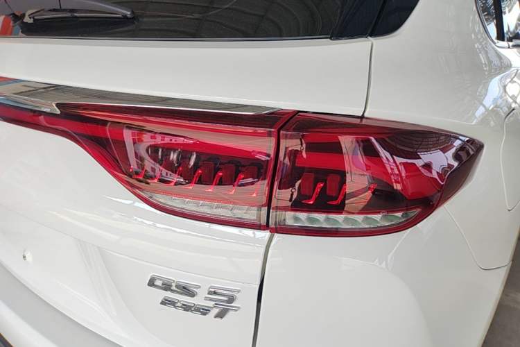 Used GAC Trumpchi GS5 2019 235T Automatic Elite Edition Right Rear Taillight