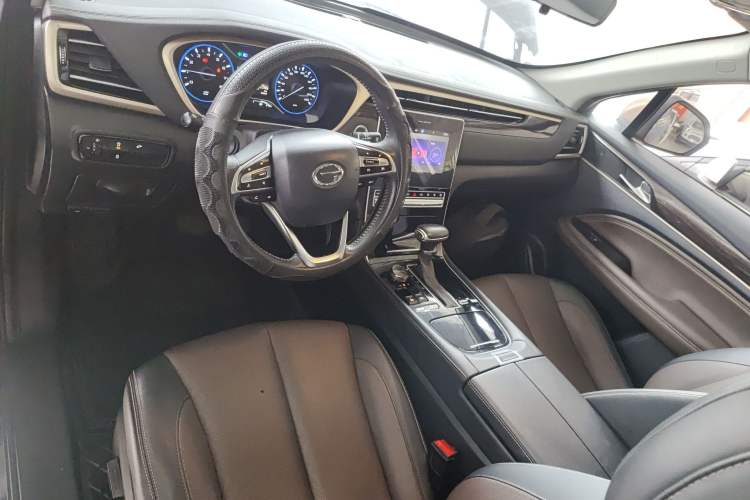 Used GAC Trumpchi GS5 2019 270T Automatic Elite Edition Interior 2