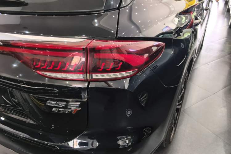 Used GAC Trumpchi GS5 2020 Advanced Model 270T Automatic Luxury Edition Right Rear Taillight