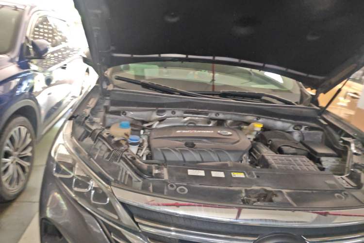 Used GAC Trumpchi GS5 2020 Advanced Model 270T Automatic Luxury Edition Engine Bay Right