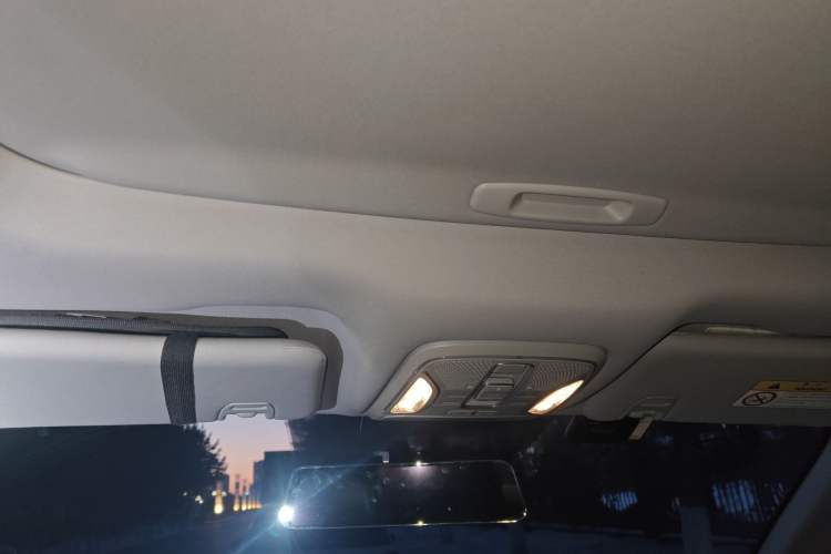 Used GAC Trumpchi GS5 2020 Advanced Model 270T Automatic Luxury Edition Headliner