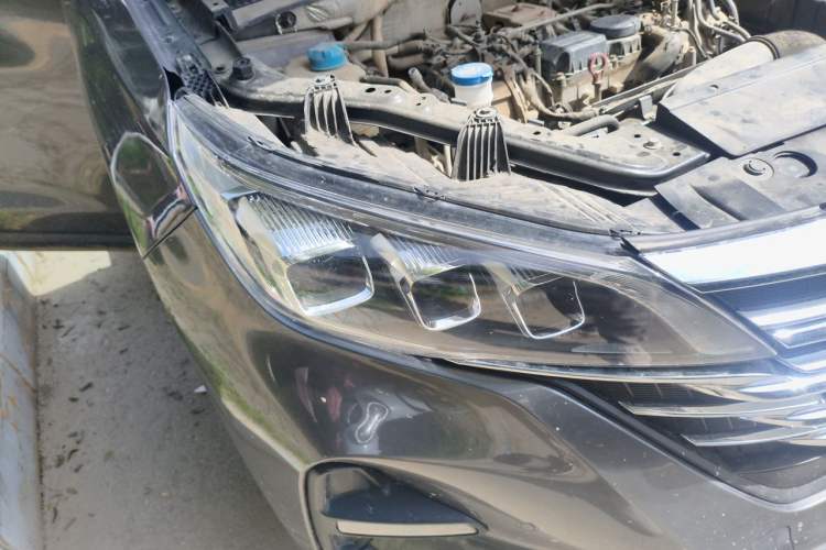 Used GAC Trumpchi GS5 2020 Advanced Model 270T Automatic Luxury Edition Right Front Headlight