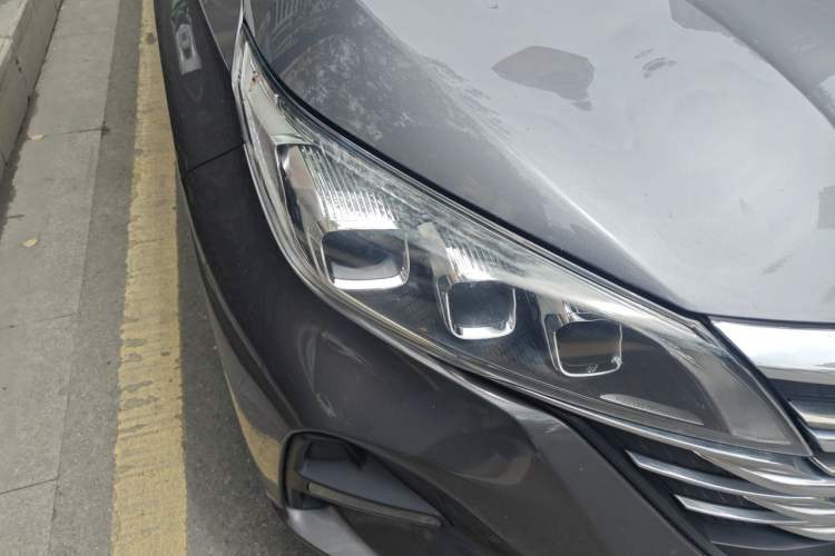 Used GAC Trumpchi GS5 2020 Advanced Model 270T Automatic Luxury Edition Right Front Headlight