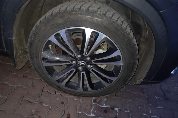 Used GAC Trumpchi GS5 2020 Advanced Model 270T Automatic Luxury Edition Right Front Wheel Hub