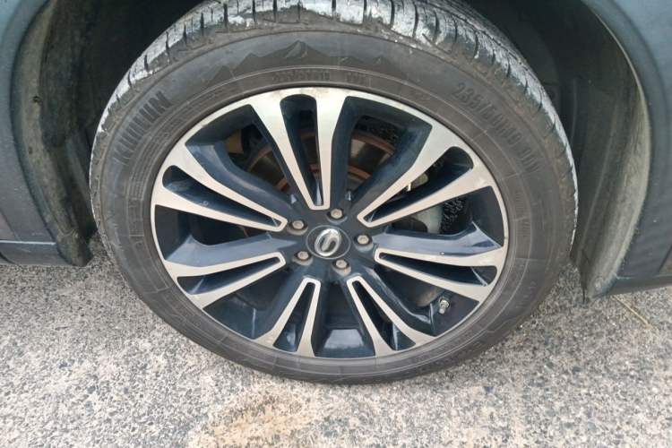 Used GAC Trumpchi GS5 2020 Advanced Model 270T Automatic Luxury Edition Right Front Wheel Hub
