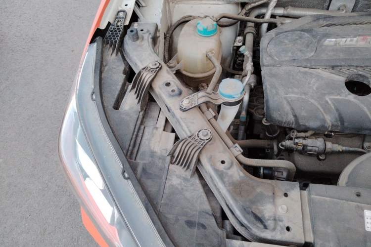 Used GAC Trumpchi GS5 2020 Advanced Model 270T Automatic Elite Edition Engine Bay Right