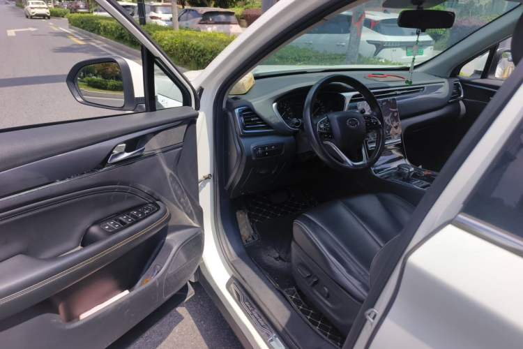 Used GAC Trumpchi GS5 2020 Advanced Model 270T Automatic Elite Edition Interior 3