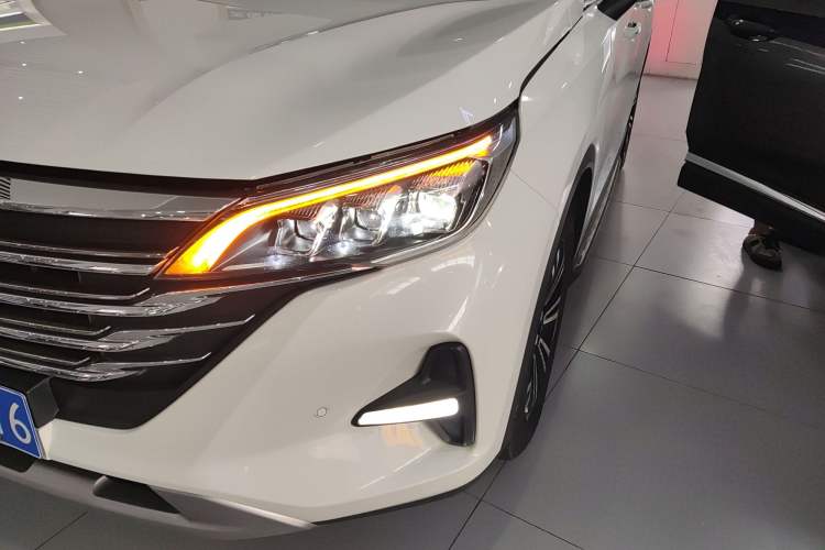 Used GAC Trumpchi GS5 2020 Advanced Model 270T Automatic Luxury Edition Left Front Headlight