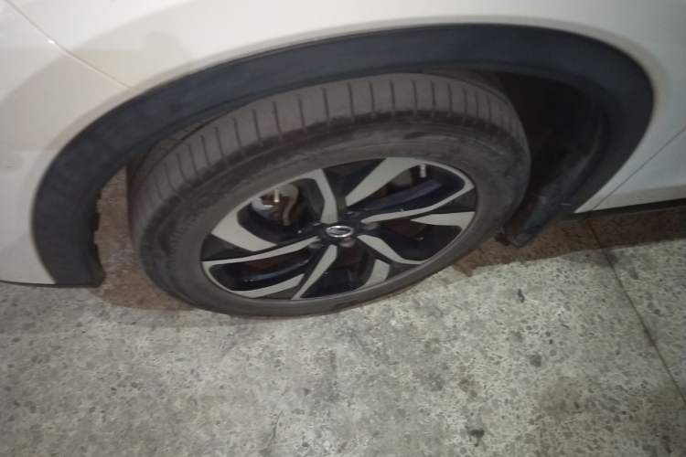 Used GAC Trumpchi GS5 2020 Advanced Model 270T Automatic Elite Edition Left Front Wheel Hub