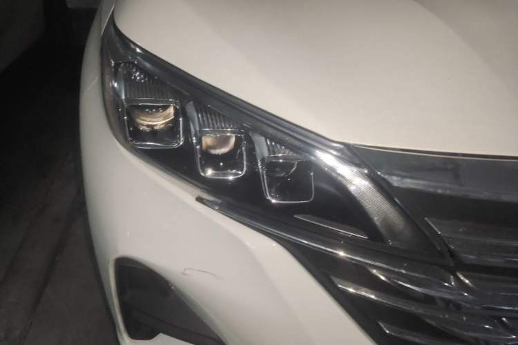 Used GAC Trumpchi GS5 2020 Advanced Model 270T Automatic Prestige Edition Right Front Headlight