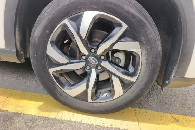 Used GAC Trumpchi GS5 2020 Advanced Model 270T Automatic Elite Edition Right Front Wheel Hub