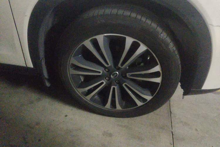 Used GAC Trumpchi GS5 2020 Advanced Model 270T Automatic Prestige Edition Right Front Wheel Hub