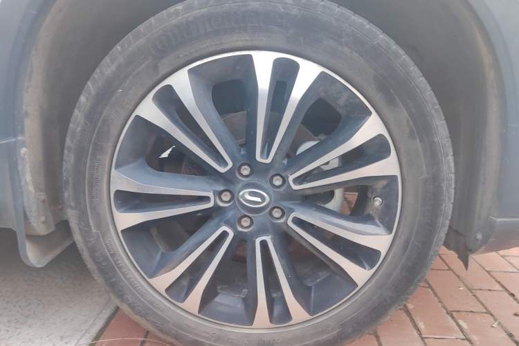 Used GAC Trumpchi GS5 2020 Advanced Model 270T Automatic Luxury Edition Right Front Wheel Hub