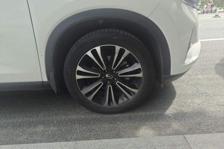 Used GAC Trumpchi GS5 2020 Advanced Model 270T Automatic Luxury Edition Right Front Wheel Hub