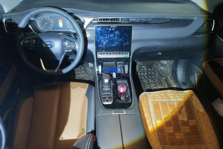 Used GAC Trumpchi GS5 2021 Advanced Model 270T Tech Smart Edition Center Console