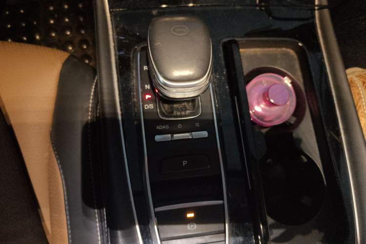 Used GAC Trumpchi GS5 2021 Advanced Model 270T Tech Smart Edition Gear Lever