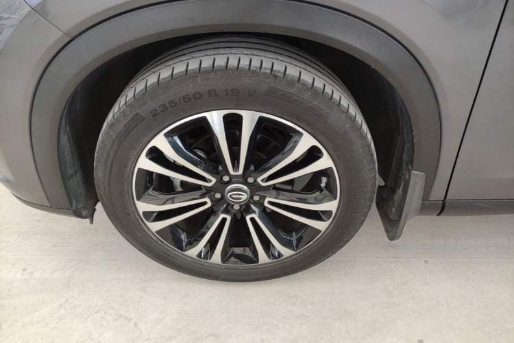 Used GAC Trumpchi GS5 2021 Advanced Model 270T Tech Smart Edition Left Front Wheel Hub