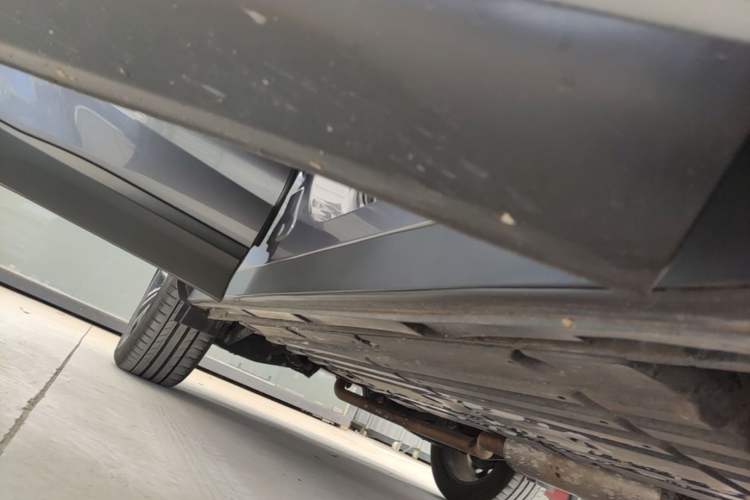 Used GAC Trumpchi GS5 2021 Advanced Model 270T Tech Smart Edition Right Side Sill