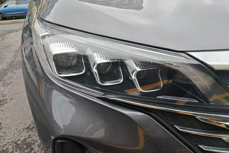 Used GAC Trumpchi GS5 2021 Advanced Model 270T Tech Smart Edition Right Front Headlight