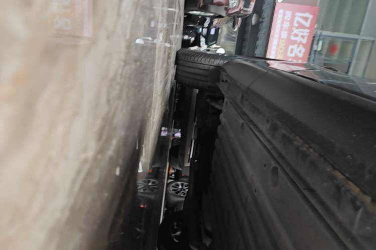 Used GAC Trumpchi GS5 2021 Advanced Model 270T Tech Smart Edition Right Side Sill